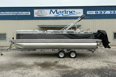 Avalon Venture 85 23 VERSA FISH