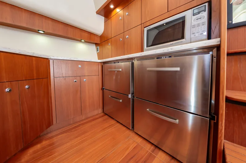 Proteus II Yacht Photos Pics 