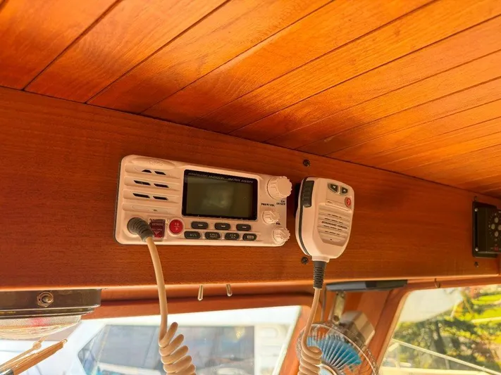  Yacht Photos Pics Interior view of 1980 Ocean Alexander 50 MK1 with marine radio equipment.