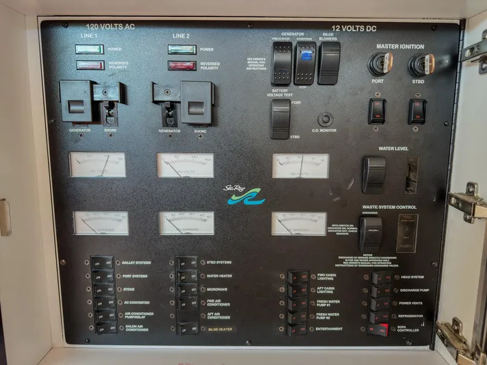 Capt Hoek II Yacht Photos Pics 