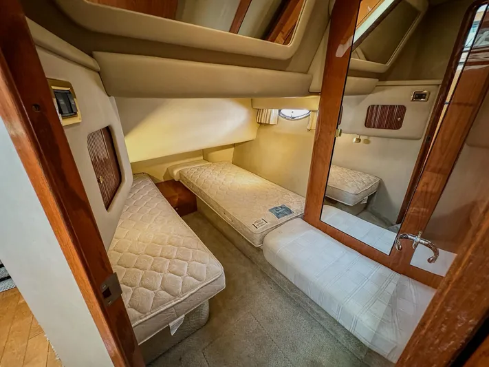 Capt Hoek II Yacht Photos Pics 