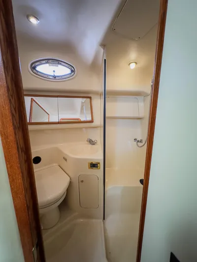 Capt Hoek II Yacht Photos Pics 