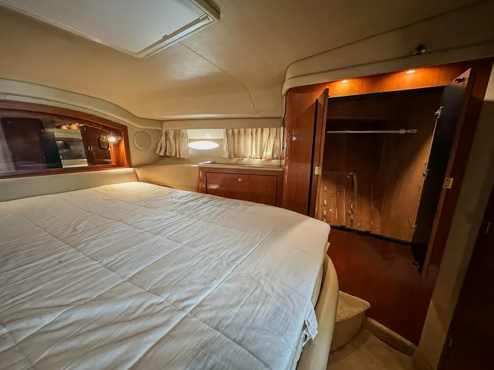 Capt Hoek II Yacht Photos Pics 