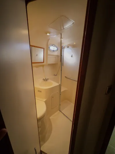 Capt Hoek II Yacht Photos Pics 