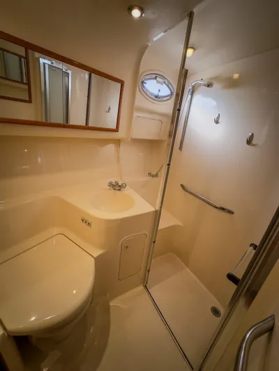 Capt Hoek II Yacht Photos Pics 