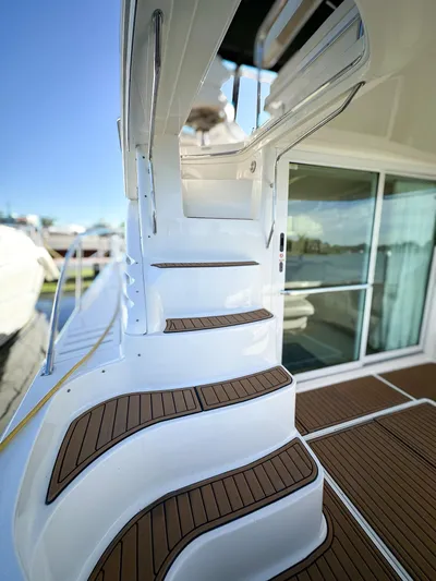 Capt Hoek II Yacht Photos Pics 