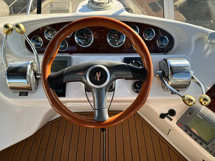 Capt Hoek II Yacht Photos Pics 