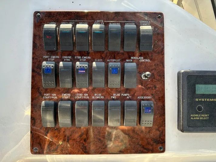 Capt Hoek II Yacht Photos Pics 