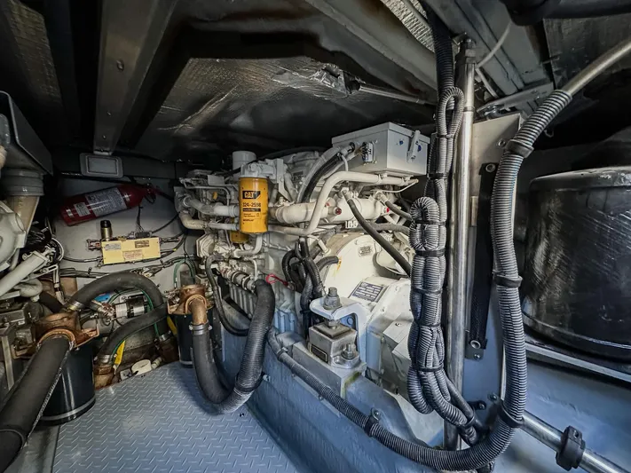 Capt Hoek II Yacht Photos Pics 