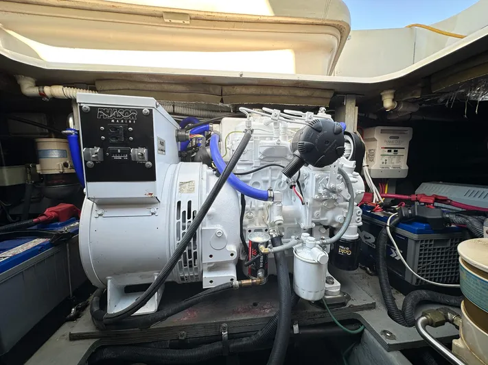 Capt Hoek II Yacht Photos Pics 