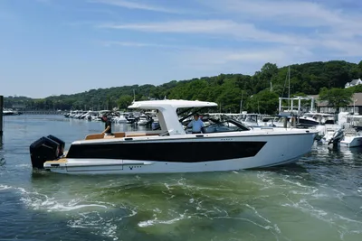 Aviara AV40 Outboard