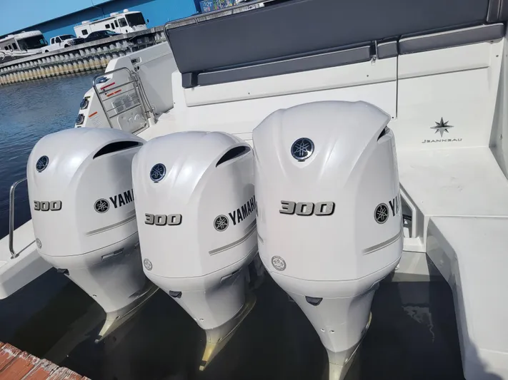 Hedonism Yacht Photos Pics 