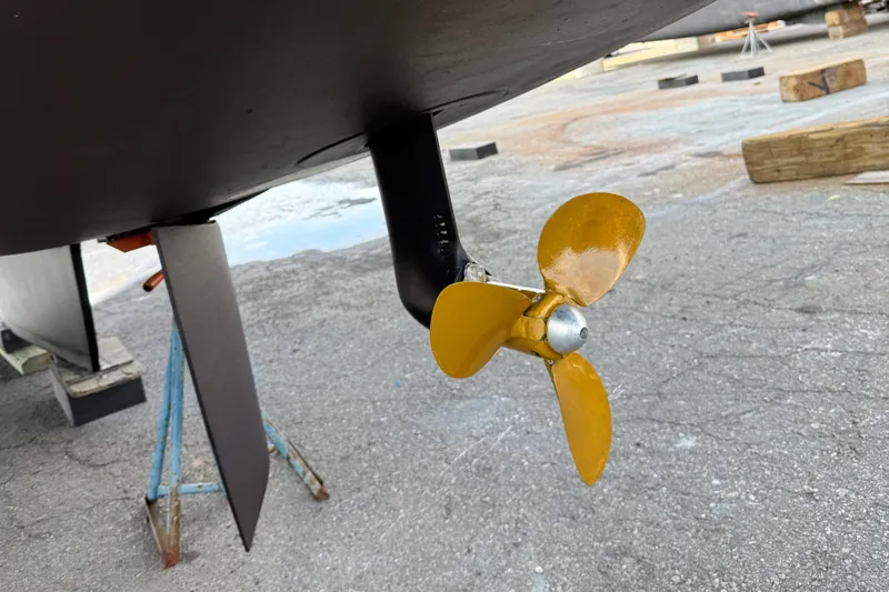 Roxie Yacht Photos Pics 