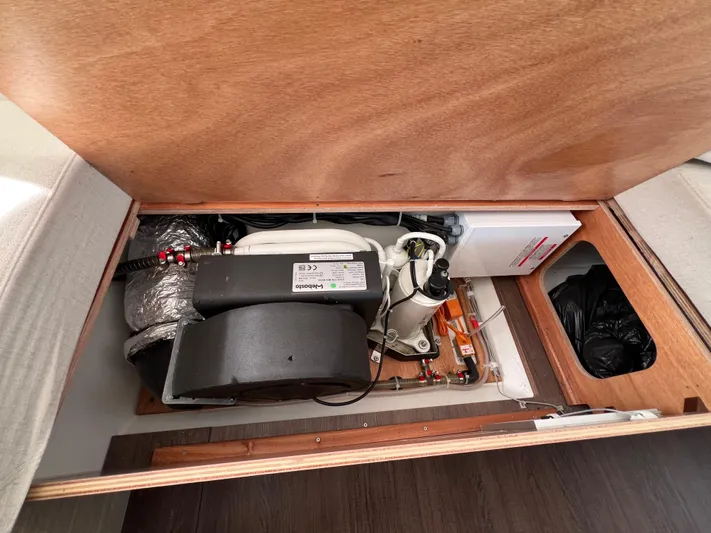 Roxie Yacht Photos Pics 