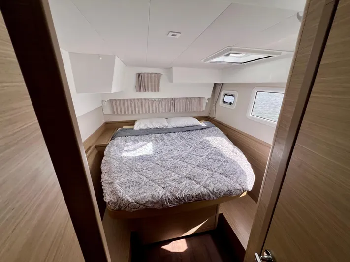 Roxie Yacht Photos Pics 