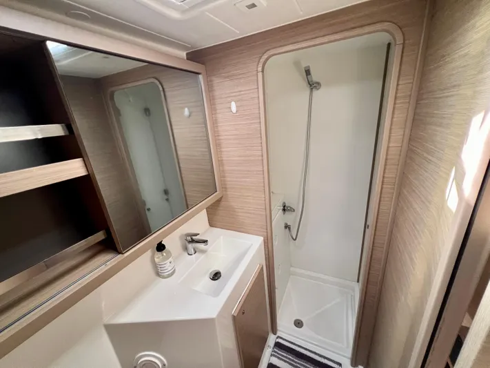 Roxie Yacht Photos Pics 