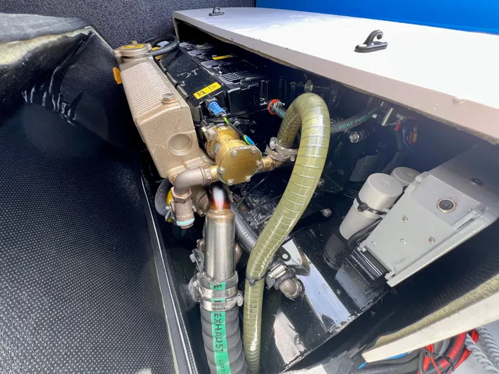 Roxie Yacht Photos Pics 