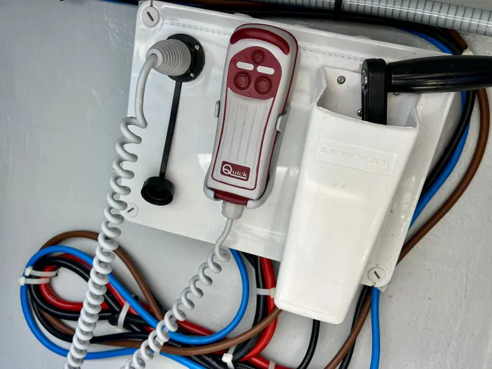 Roxie Yacht Photos Pics 