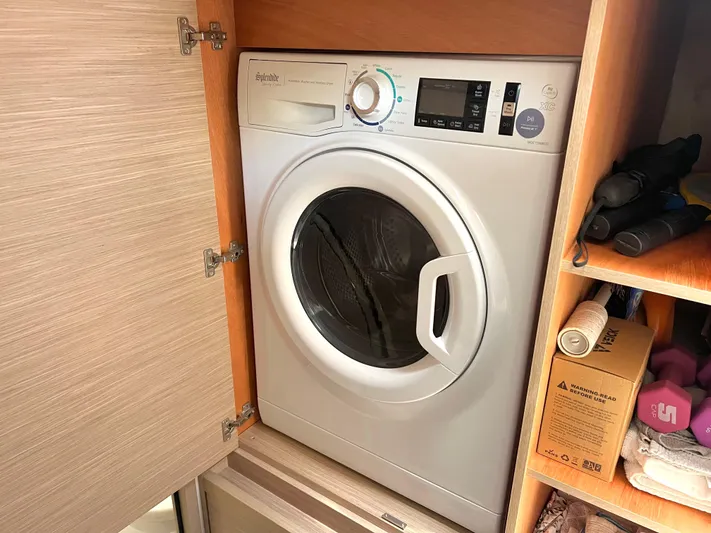 Roxie Yacht Photos Pics 