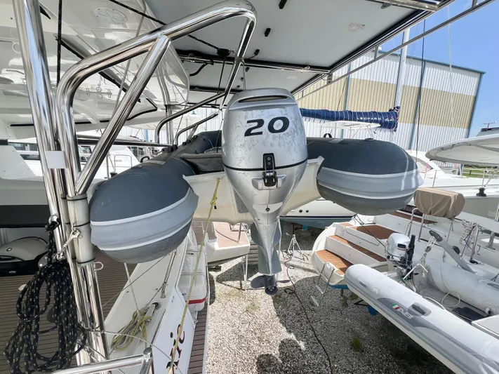 Roxie Yacht Photos Pics 