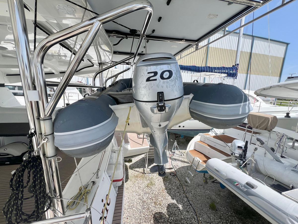 2024 Lagoon 42 