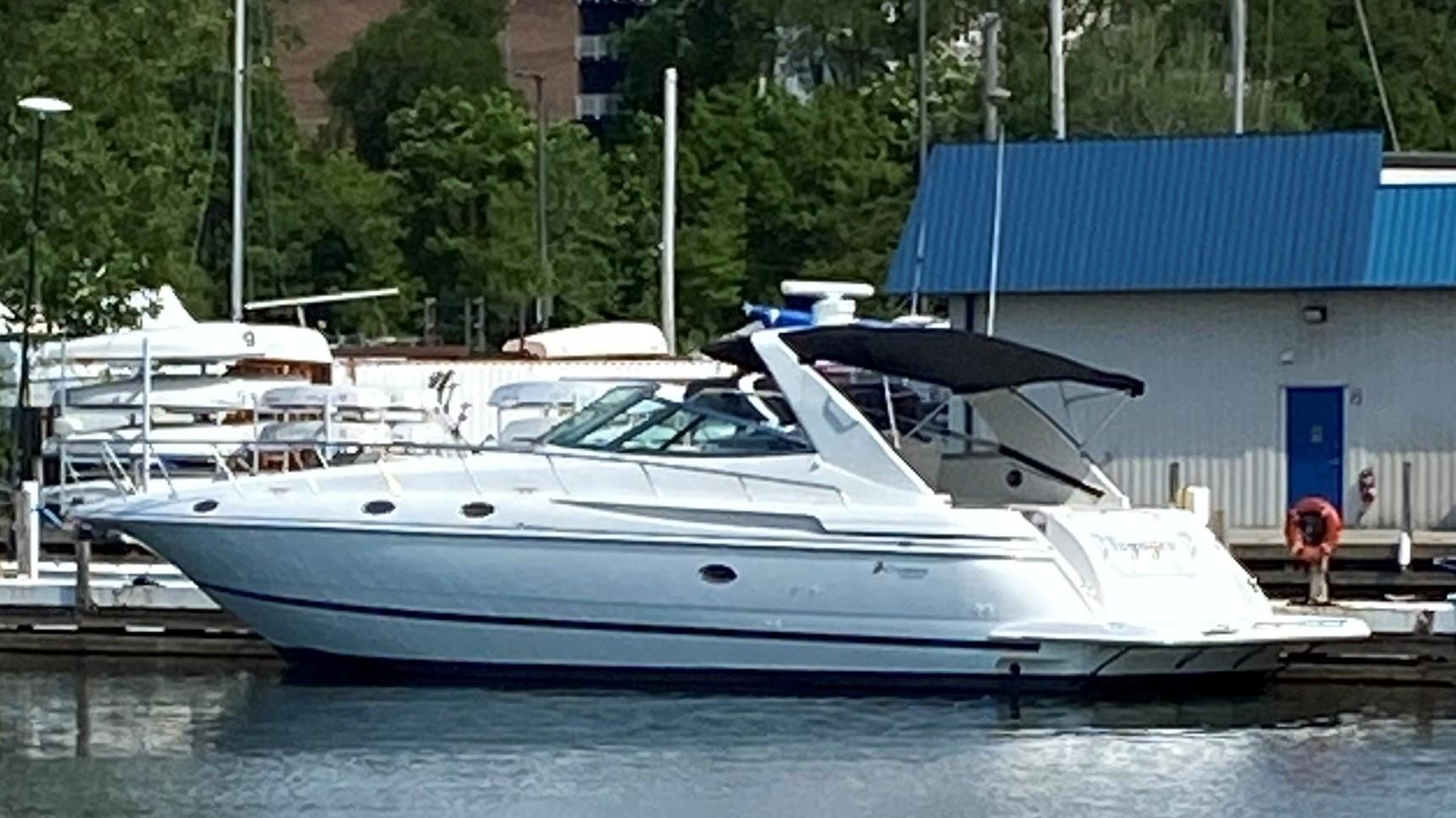 2002 cruisers yachts 4270 for sale