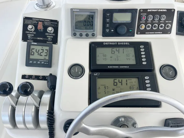 Series 60, Repainted Yacht Photos Pics Control panel of Ocean Yachts 48 Convertible, year 2000.