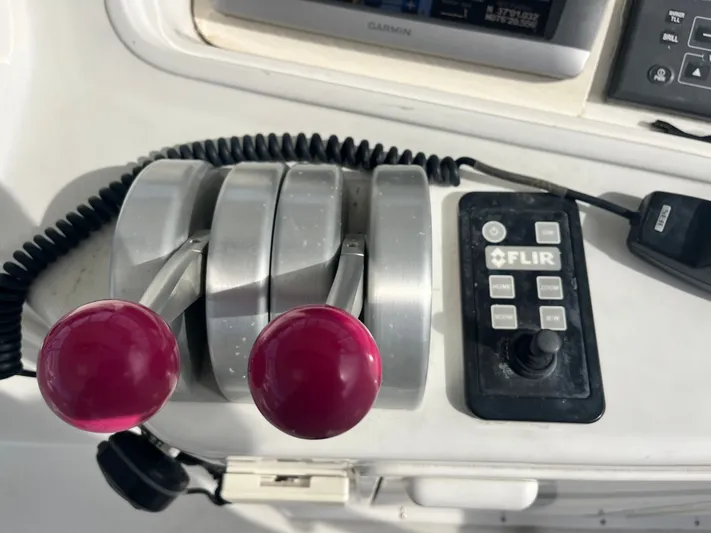 Series 60, Repainted Yacht Photos Pics Control console of Ocean Yachts 48 Convertible, year 2000.