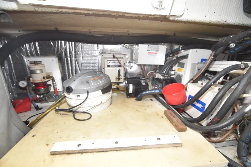 Series 60, Repainted Yacht Photos Pics Engine room of 2000 Ocean Yachts 48 Convertible.