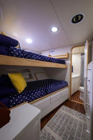 Uh Oh Yacht Photos Pics 