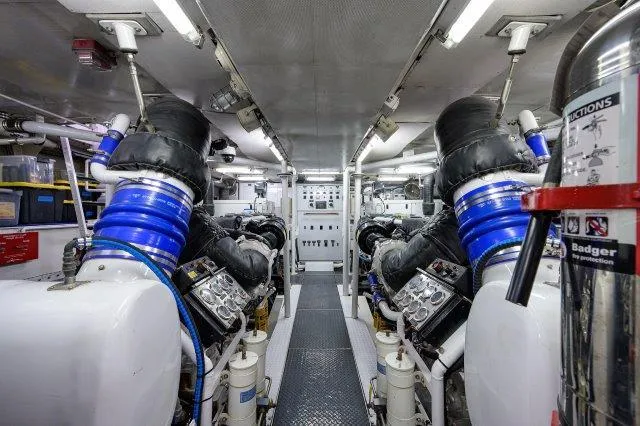 Uh Oh Yacht Photos Pics 