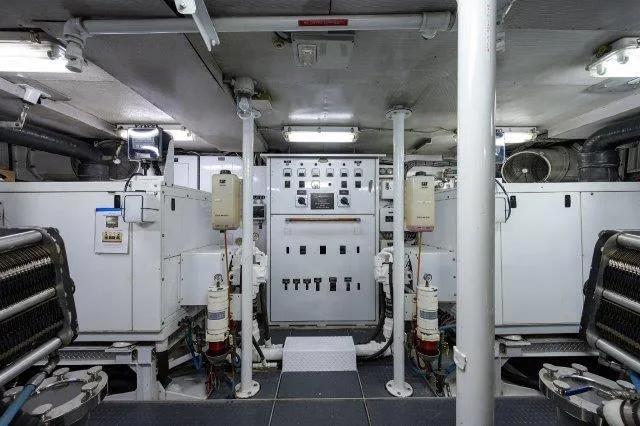 Uh Oh Yacht Photos Pics 