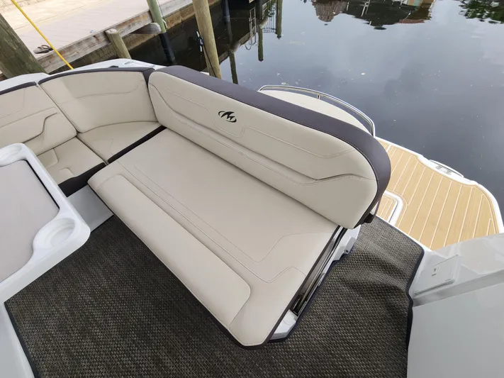  Yacht Photos Pics 2017 MONTEREY 355SY - Image 6