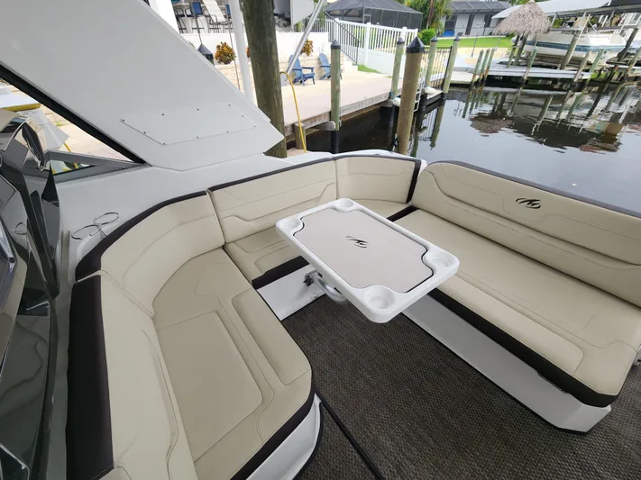  Yacht Photos Pics 2017 MONTEREY 355SY - Image 8