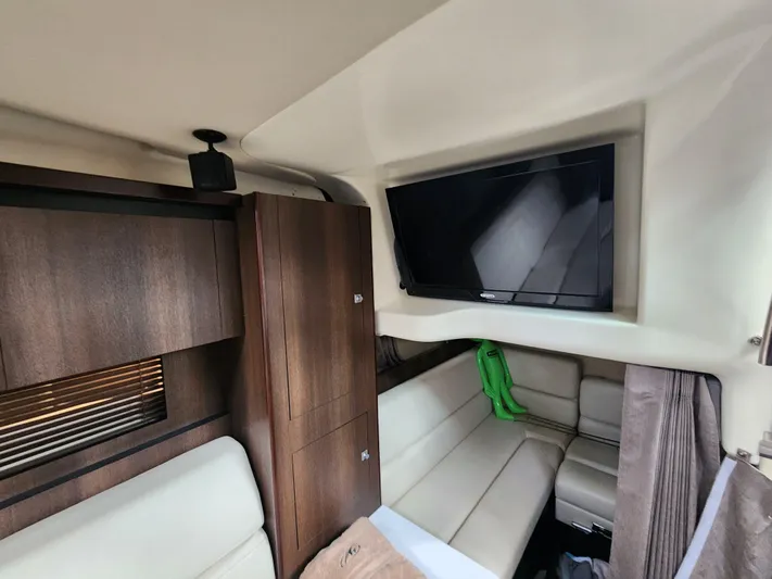  Yacht Photos Pics 2017 MONTEREY 355SY - Image 17