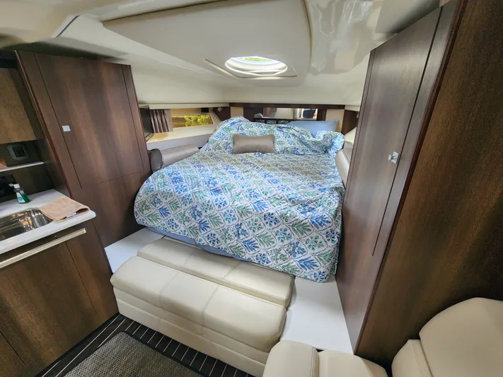  Yacht Photos Pics 2017 MONTEREY 355SY - Image 13