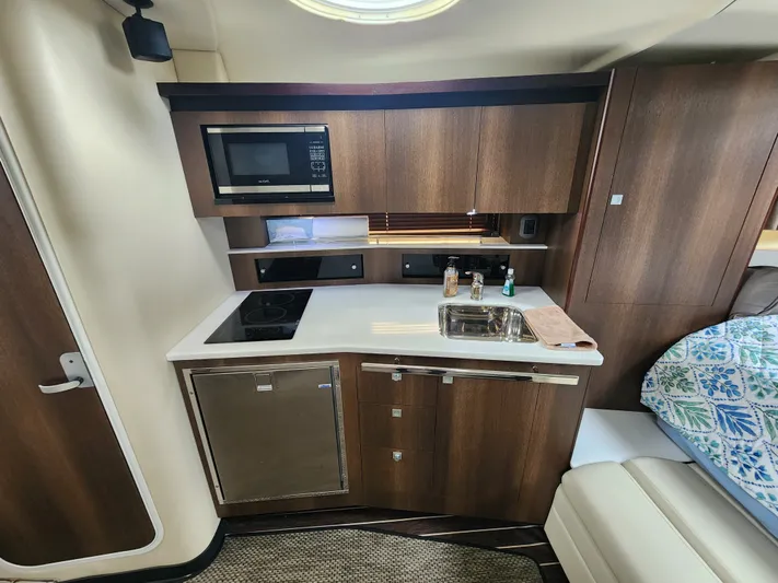  Yacht Photos Pics 2017 MONTEREY 355SY - Image 14