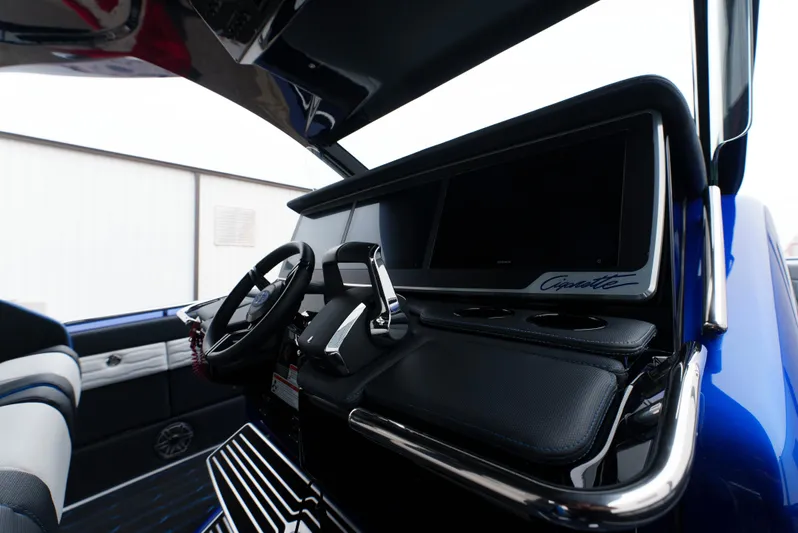  Yacht Photos Pics Manufacturer Provided Image