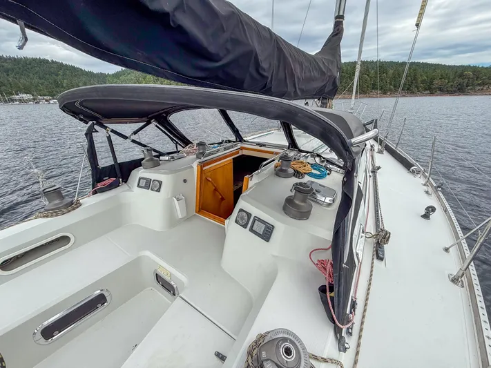 Ulrica Yacht Photos Pics Sailing yacht Sabre 402, 1997 model, with spacious cockpit and scenic water view.