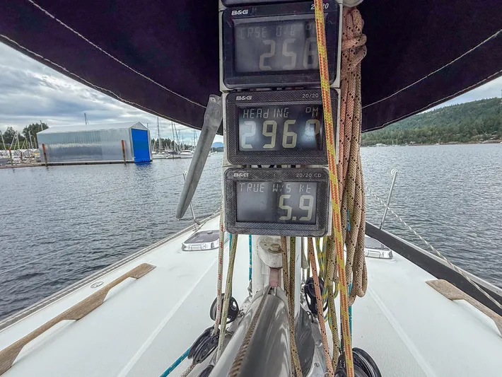 Ulrica Yacht Photos Pics Sailing instruments on a 1997 Sabre 402 yacht, displaying speed and wind data.
