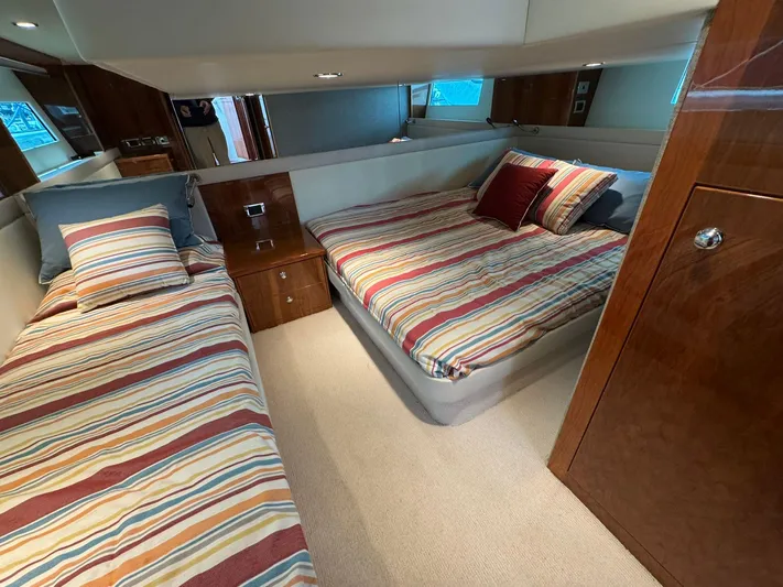  Yacht Photos Pics 2016 RIVIERA 43 FLY - Image 41