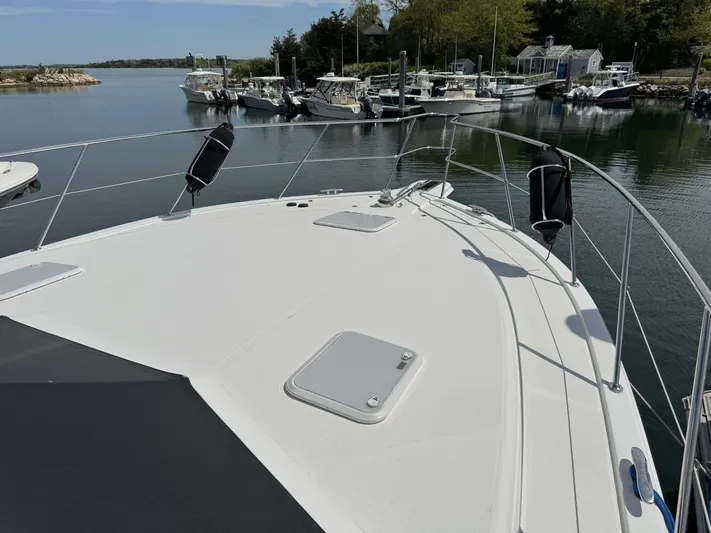  Yacht Photos Pics 2016 RIVIERA 43 FLY - Image 13