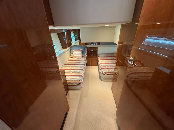  Yacht Photos Pics 2016 RIVIERA 43 FLY - Image 39