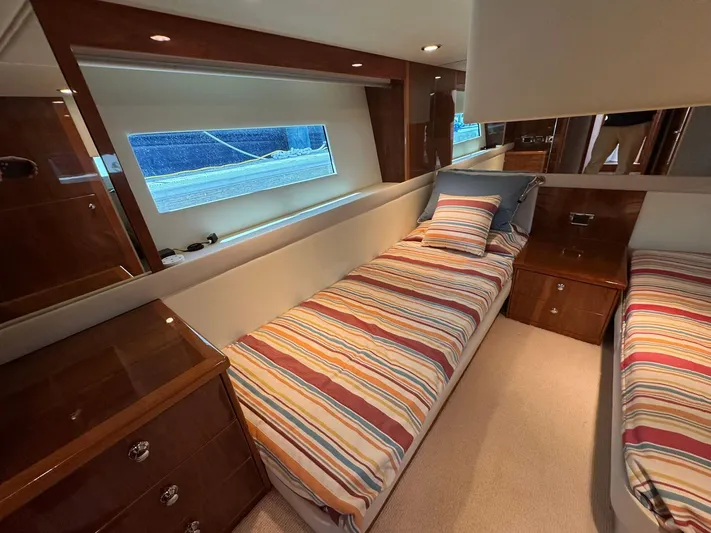  Yacht Photos Pics 2016 RIVIERA 43 FLY - Image 40