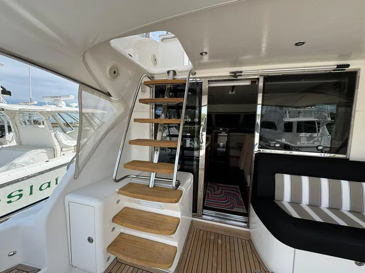  Yacht Photos Pics 2016 RIVIERA 43 FLY - Image 22