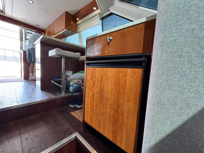  Yacht Photos Pics 2016 RIVIERA 43 FLY - Image 49