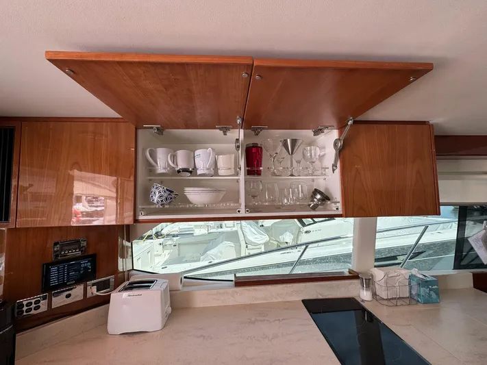  Yacht Photos Pics 2016 RIVIERA 43 FLY - Image 61