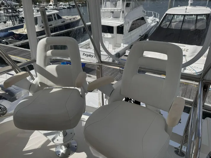  Yacht Photos Pics 2016 RIVIERA 43 FLY - Image 25