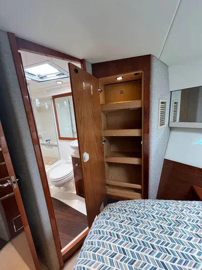  Yacht Photos Pics 2016 RIVIERA 43 FLY - Image 44