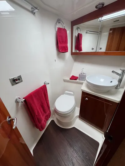  Yacht Photos Pics 2016 RIVIERA 43 FLY - Image 47